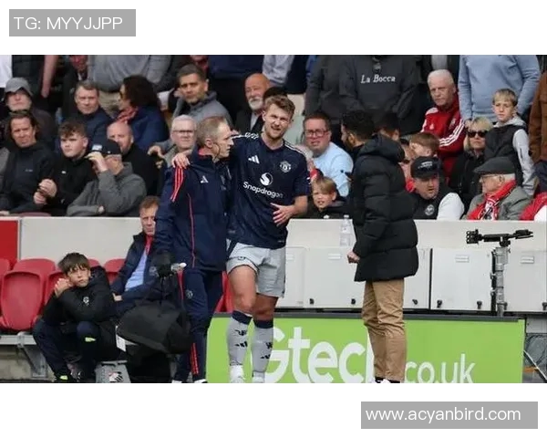 德里赫特重返训练场,引起球队骚动 德里赫特重返训练场,引起球队骚动